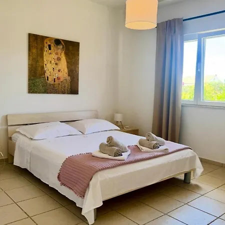 Appartement With Parking Space - 27496