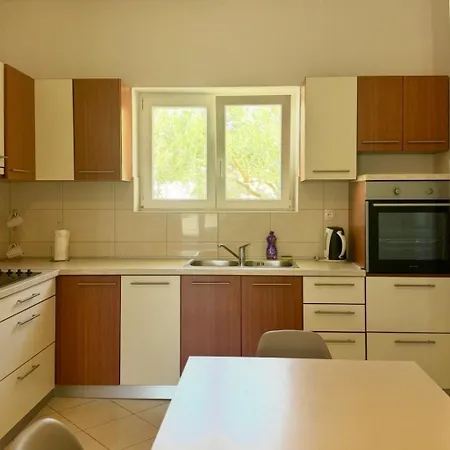 Appartement With Parking Space - 27496